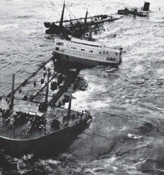 Le 18 mars 1967, le pétrolier libérien Torrey Canyon, armé par une fi iale américaine de l’Union Oil Company of California, chargé de 119 000 tonnes de brut, s’échoue entre les îles Sorlingues et la côte britannique : premier grand accident pétrolier, qui prend une triste place parmi les plus grands déversements d’hydrocarbures en mer.