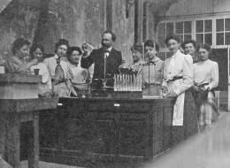 L'enseignement de chimie à l'école normale de jeunes filles à Sèvres, en 1904