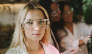 Photo d'une étudiante en sciences