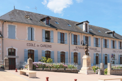 Photo d'une école élémentaire de garçons et de filles