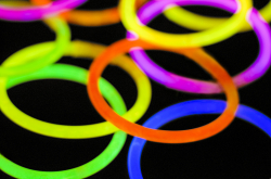 Photo de bracelets luminescents