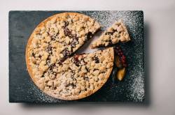 Photo d'un gâteau découpé en parts